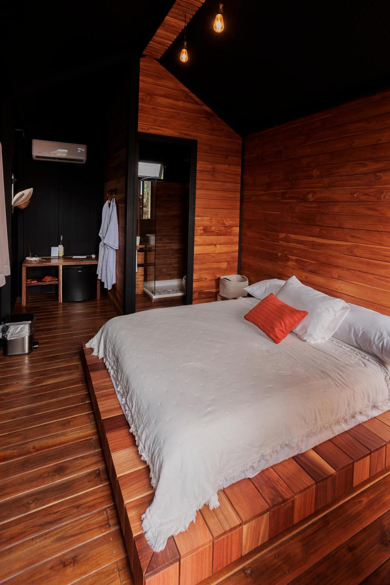 Hotel Coyote Alcocer Екстериор снимка