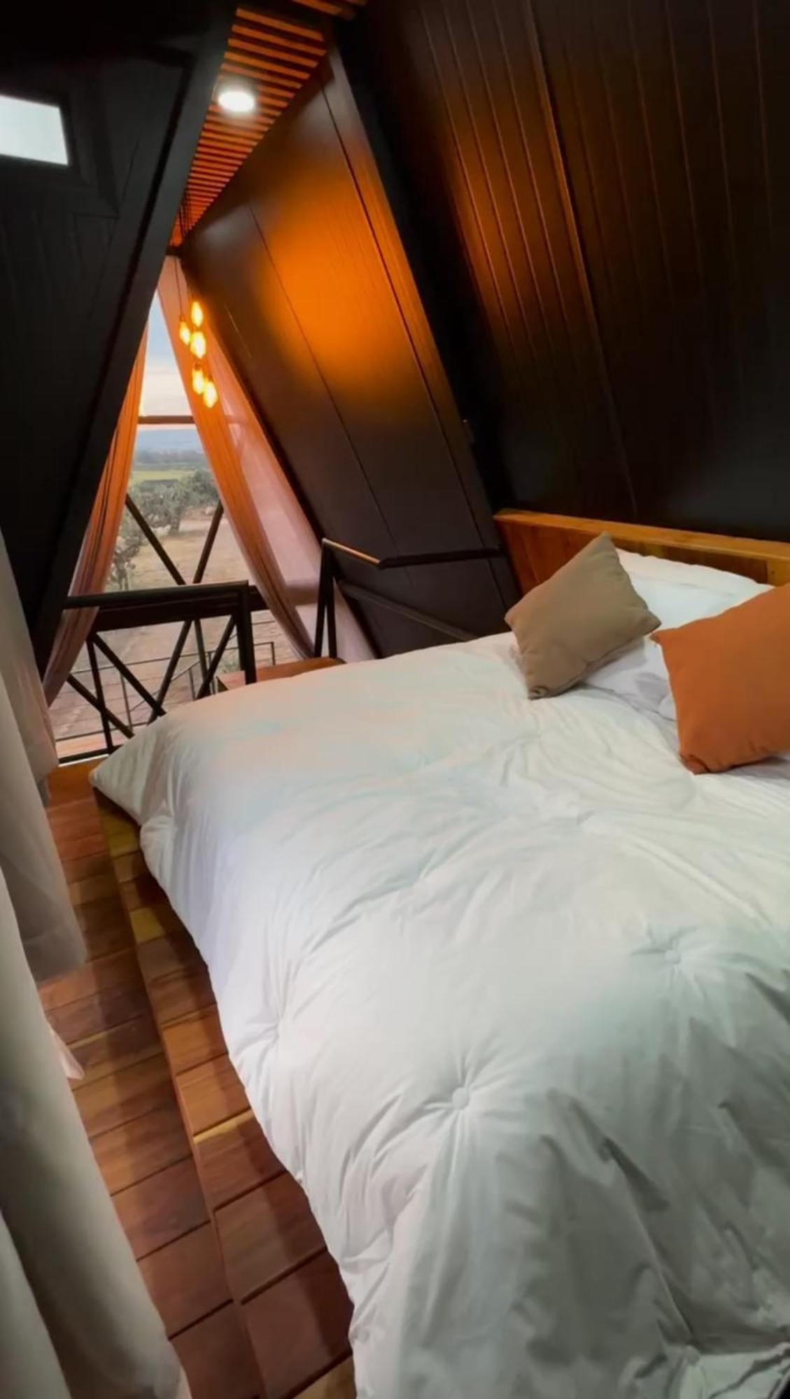 Hotel Coyote Alcocer Екстериор снимка