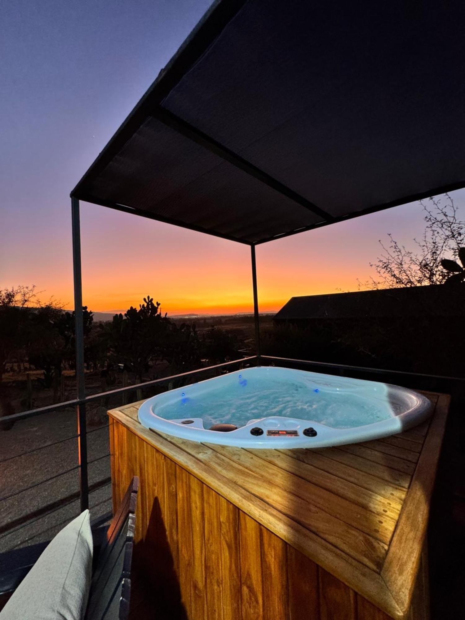 Hotel Coyote Alcocer Екстериор снимка